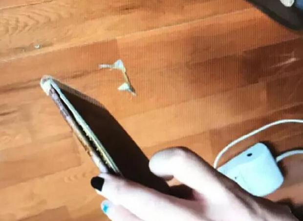 iphone-7-catches-fire-on-the-pillow-just