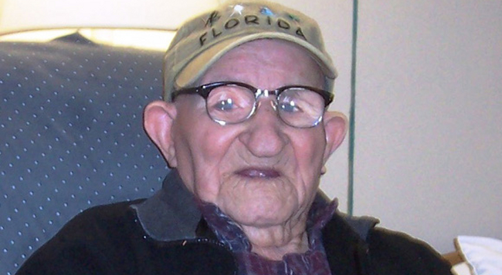http://i1-news.softpedia-static.com/images/news-700/At-112-Salustiano-Sanchez-Blazquez-Is-the-World-s-Oldest-Man.jpg?1374761203