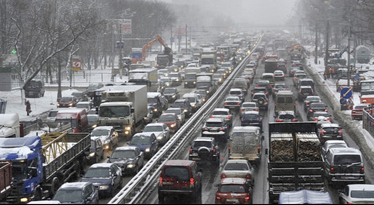 Cars in Russia Trapped in 125-Mile (200-Km) Traffic Jam – Photo ...