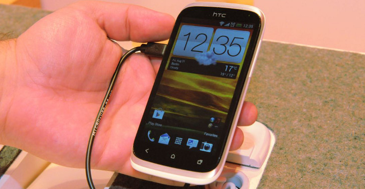 http://i1-news.softpedia-static.com/images/news-700/IFA-2012-HTC-Desire-X-Hands-On.jpg?1346431319