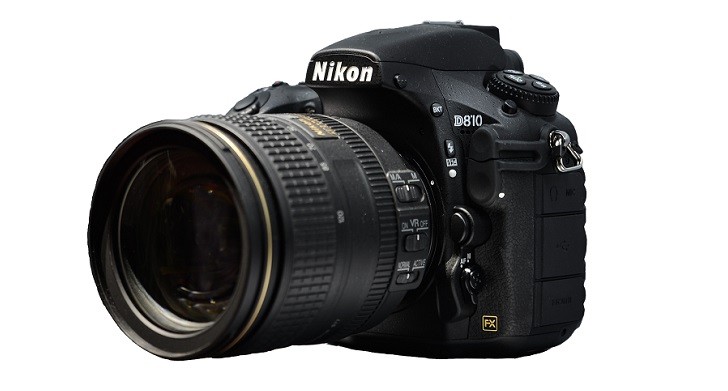 Nikon D810 Plagued by White Dots During Lon