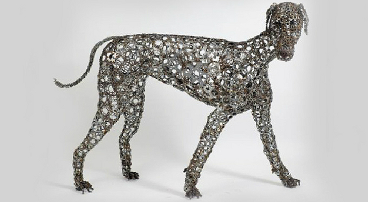 Artist uses bicycle chains to make dog sculptures (click to see picture)