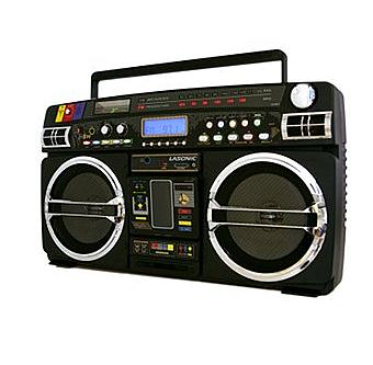 An iPod Ghettoblaster: Urban Outfitters' iPod Boombox - Softpedia