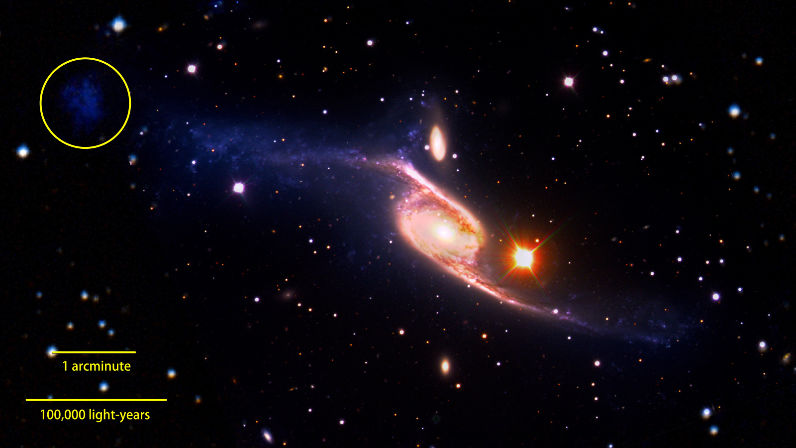 NGC 6872 con la galaxia IC 4970 y la nueva galaxia enana (marcada en círculo)