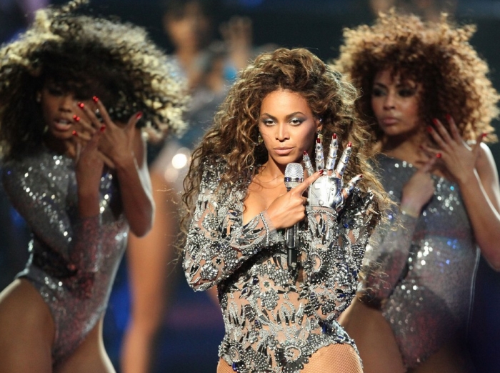http://i1-news.softpedia-static.com/images/news2/Beyonce-Brings-the-VMA-House-Down-with-Single-Ladies-2.jpg