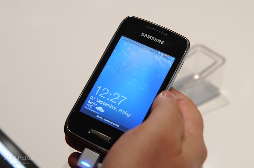 http://i1-news.softpedia-static.com/images/news2/IFA-2011-Samsung-Wave-M-and-Wave-Y-Hands-On-13.jpg