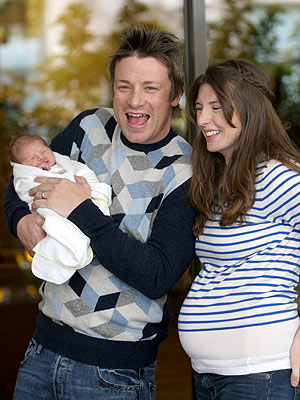 Jamie-Oliver-and-Wife-Welcome-Fourth-Child-2.jpg