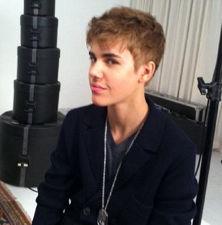 how did justin bieber cut his hair. Justin Bieber cut his hair