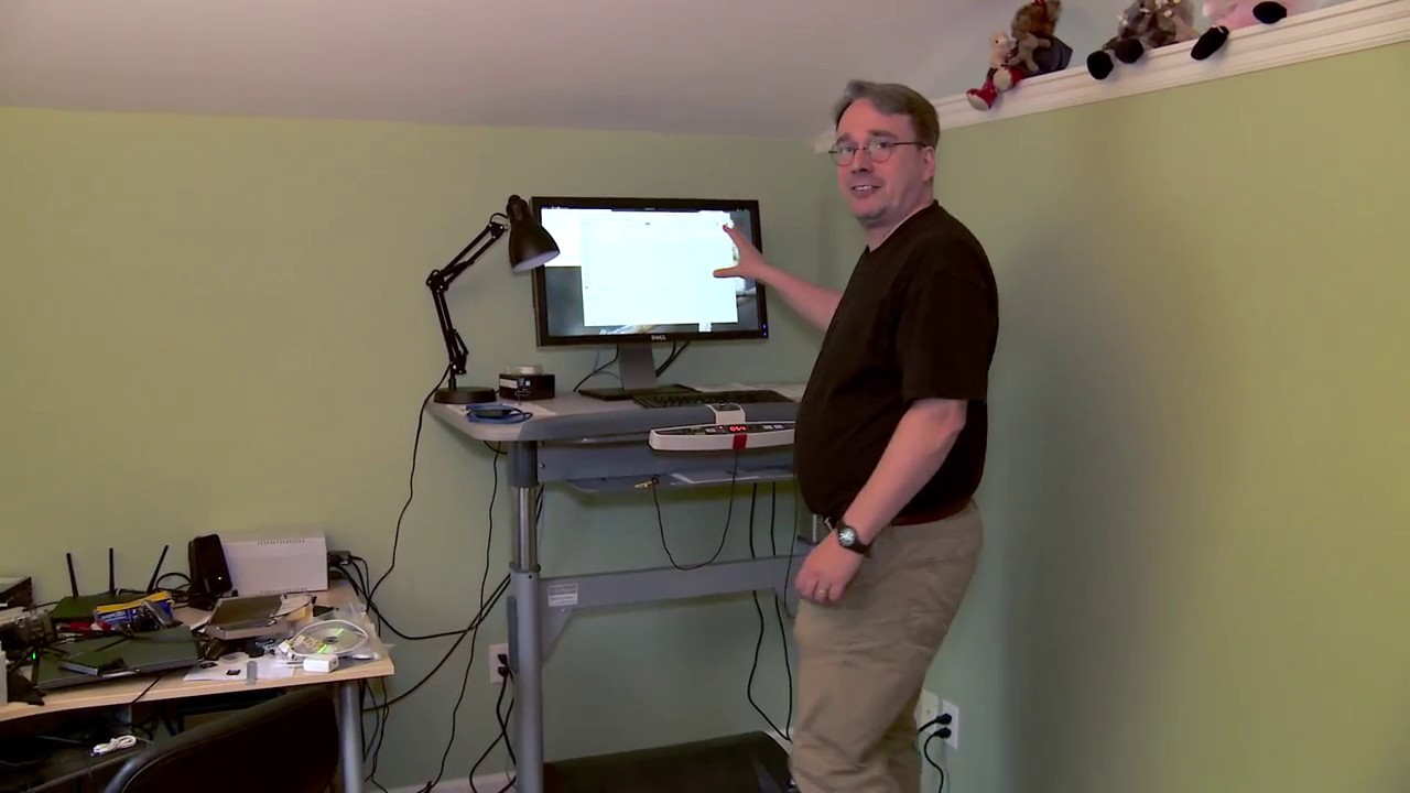 Linus Torvalds at home - image 2 - Softpedia