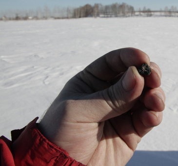 Meteor Fragments Found in Russia's Chebarkul Lake - Softpedia