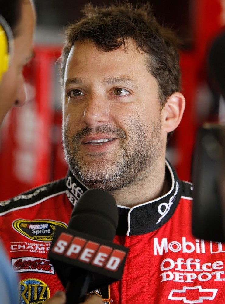 Tragedy struck during a dirt track race in Canandaigua (N.Y.) Motorsports Park, when - NASCAR-Star-Tony-Stewart-Hits-Kills-Kevin-Ward-Jr-in-Dirt-Track-Race-Video-454410-2