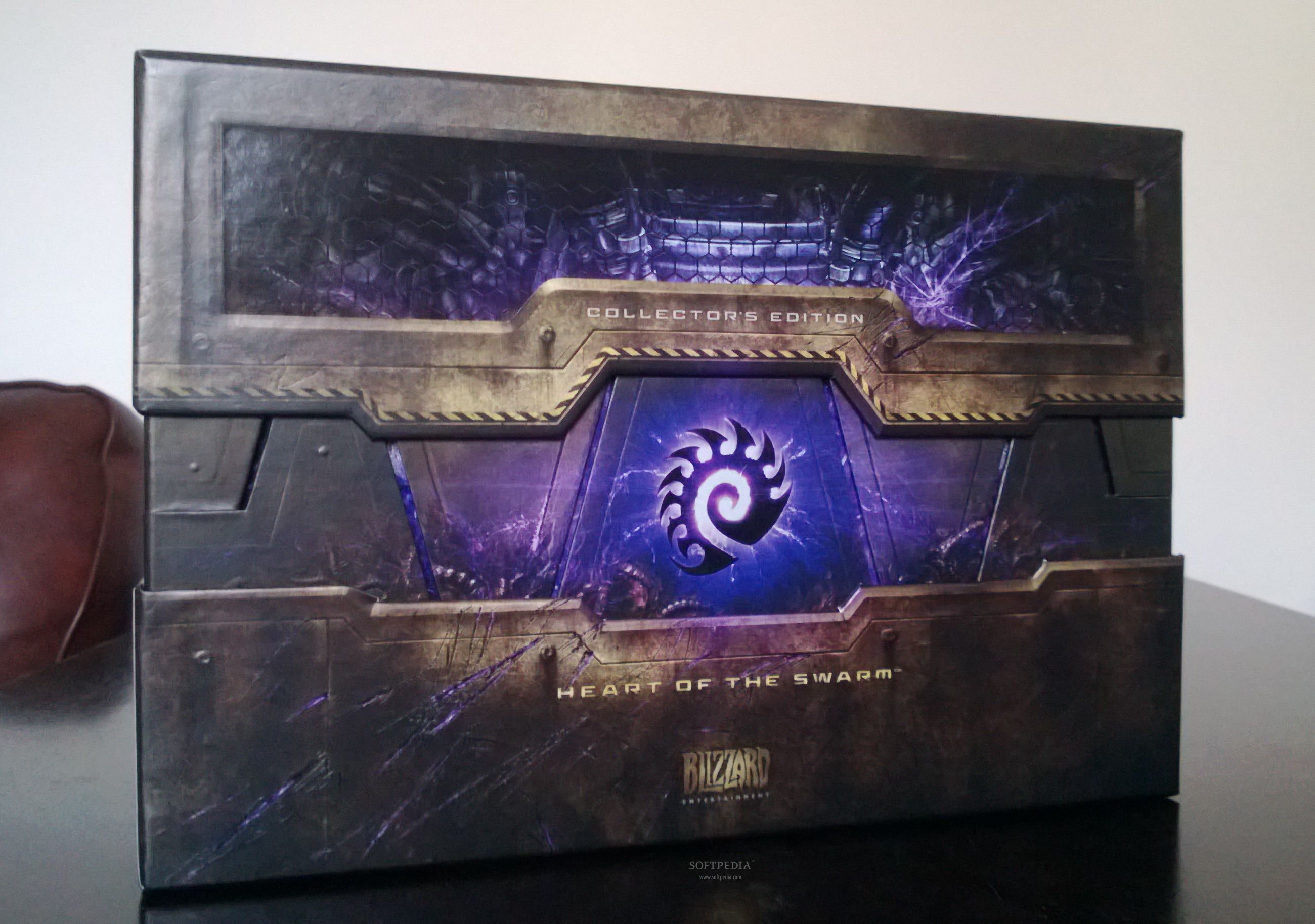 http://i1-news.softpedia-static.com/images/news2/StarCraft-II-Heart-of-the-Swarm-Collector-s-Edition-Unboxing-3.jpg