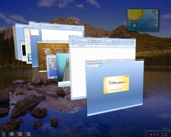 Windows 7 Copies Mac OS X Microsoft Employee Says 2