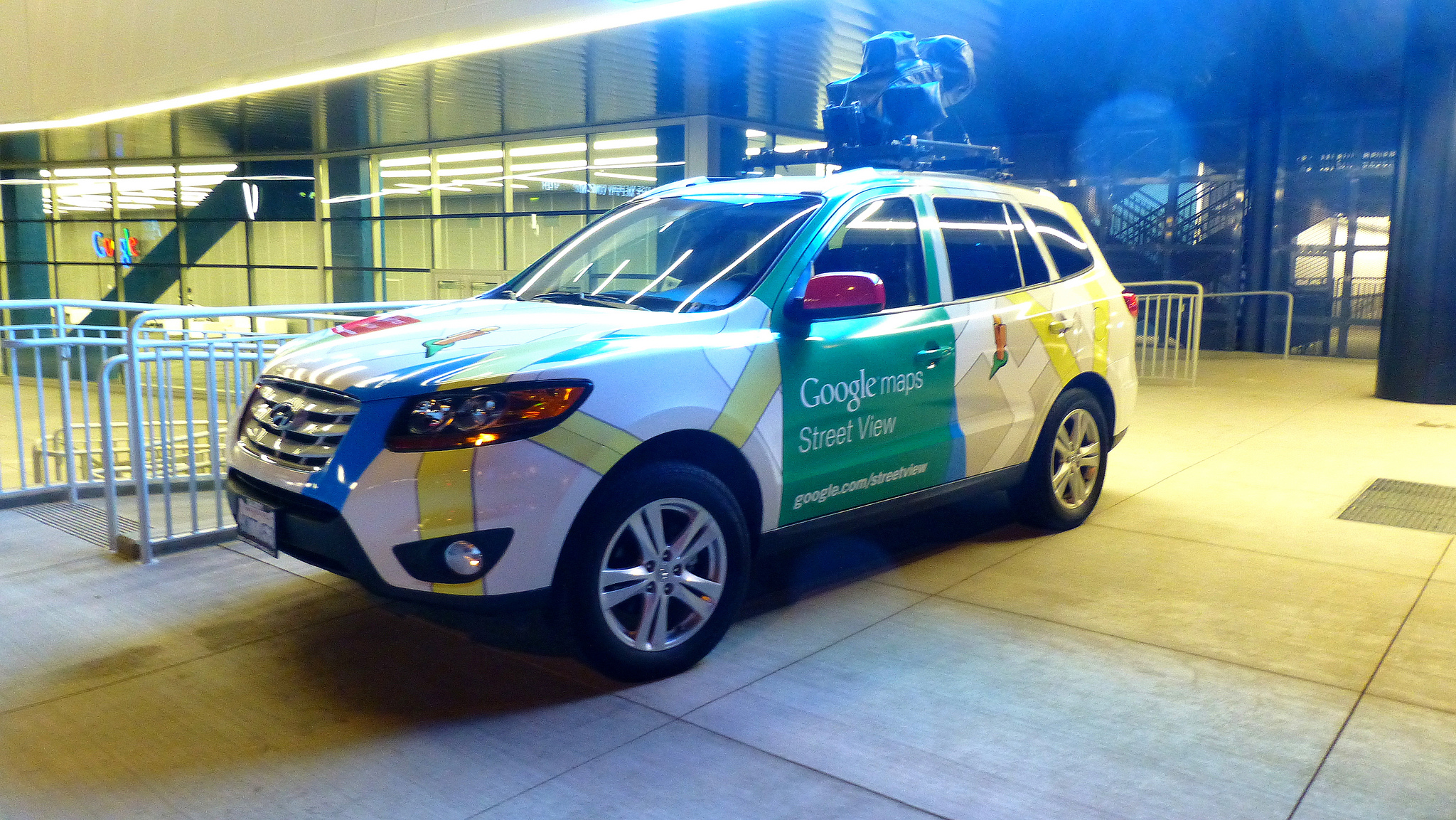 http://i1-news.softpedia-static.com/images/news2/man-attacks-google-hq-street-view-and-self-driving-cars-because-he-felt-tracked-506035-2.jpg