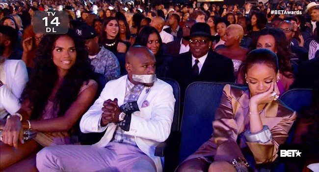 http://i1-news.softpedia-static.com/images/news2/rihanna-and-floyd-mayweather-did-a-gag-at-the-bet-awards-2015-and-people-hated-it-video-485532-2.jpg